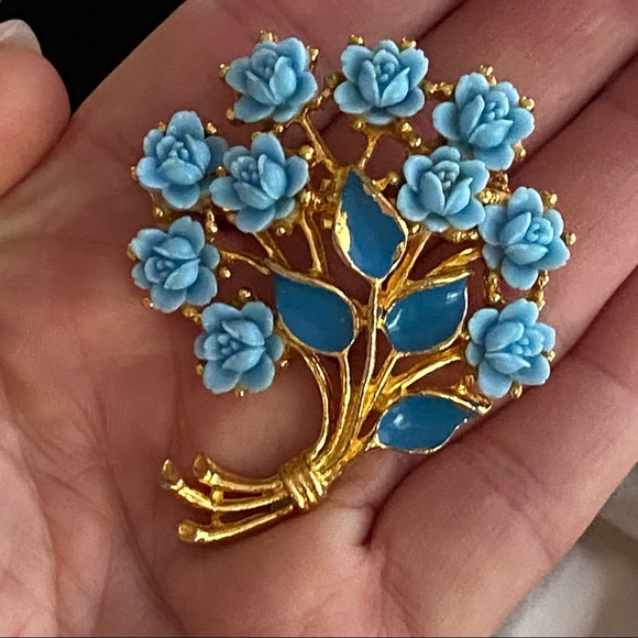 🌹🌹Vintage Light Blue Celluloid and Enamel Floral Bouquet Brooch Pin - Picture 3 of 7